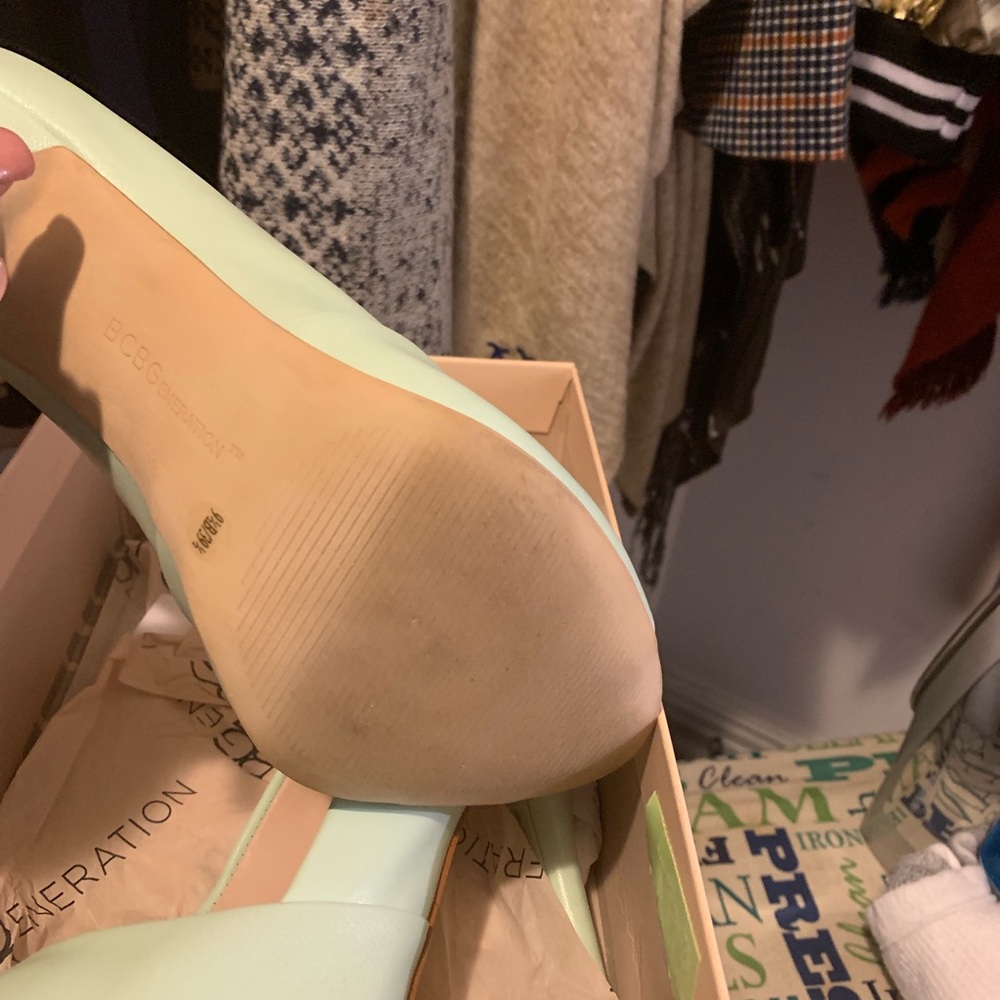 Heels - Picture 6 of 7